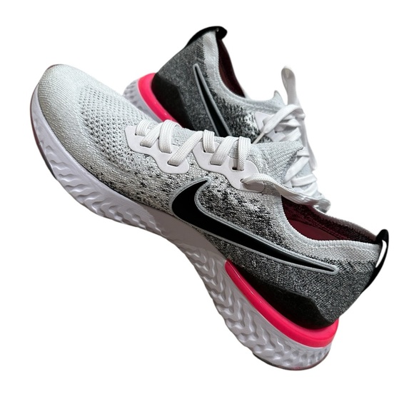 Women’s Nike Flyknit Running Shoes - Picture 7 of 8